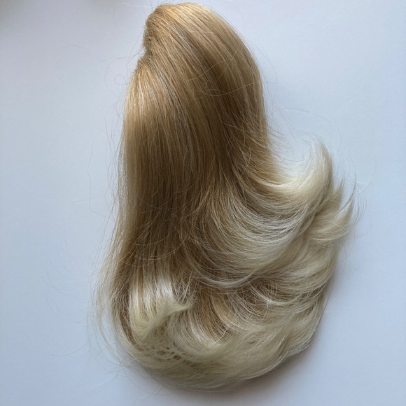 🆕 LAYERED FLIP PONYTAIL BLONDE HUES - Picture 3 of 5